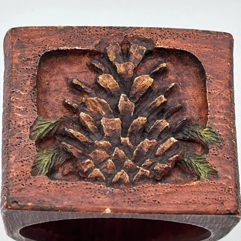 Set of 4 Big Sky Carvers Wood‎ Napkin Rings w/ Pine Cone & Stem on Sides